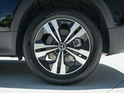 Used 2025 Mercedes-Benz GLB 250 image 32