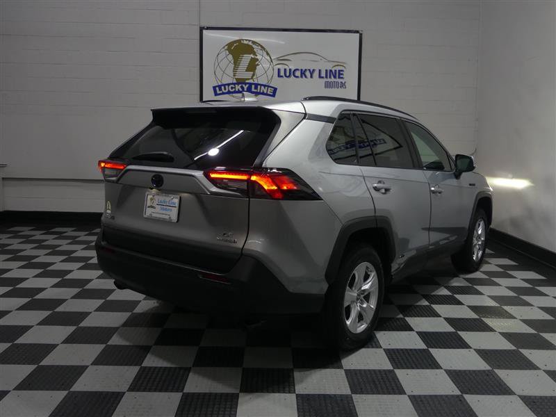 Used 2021 Toyota RAV4 LE AWD/4WD image 10