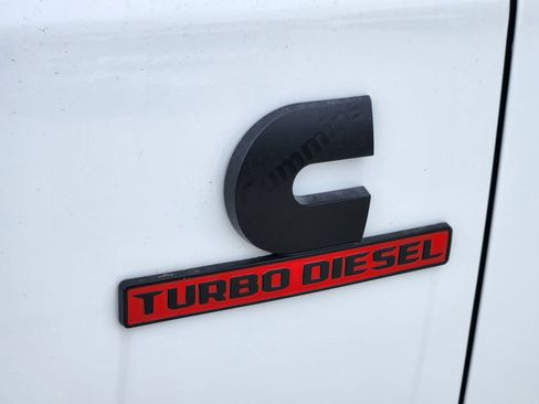 New 2026 RAM 2500 Laramie AWD/4WD image 12