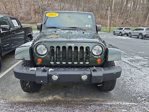 Used 2012 Jeep Wrangler Unlimited Sahara w/ Connectivity Group image 28