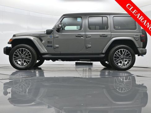 Used 2022 Jeep Wrangler Unlimited Sahara image 55