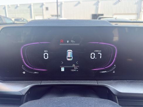 Used 2025 Kia Telluride LX image 16