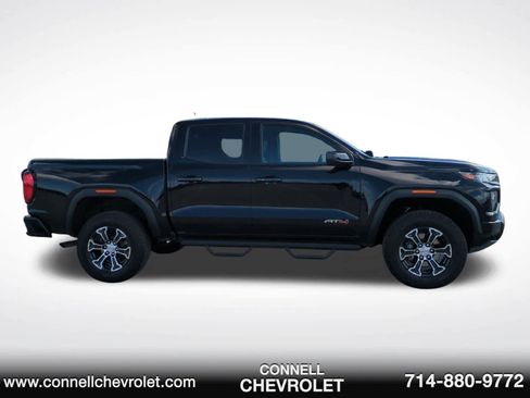 Used 2024 GMC Canyon AT4 w/ Technology Package image 4