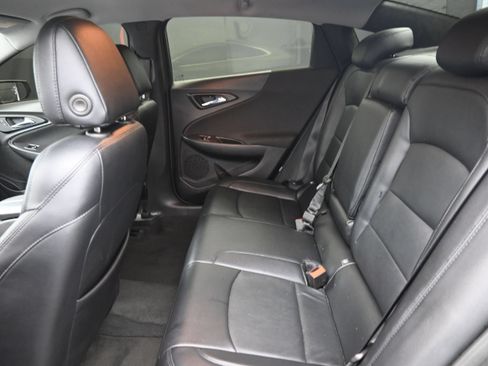 Used 2018 Chevrolet Malibu LT w/ Driver Confidence Package FWD image 17