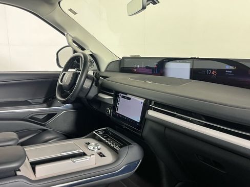 Used 2025 Lincoln Navigator Reserve image 29