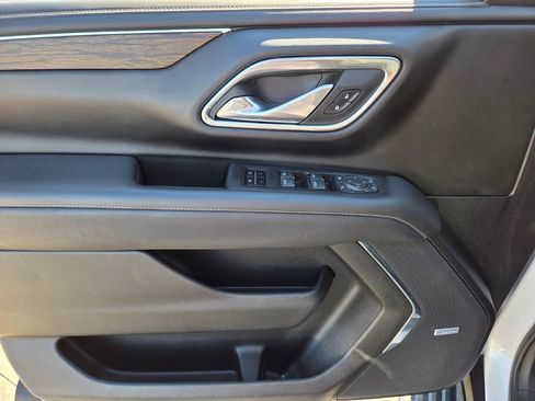 Used 2023 Chevrolet Suburban Premier image 19