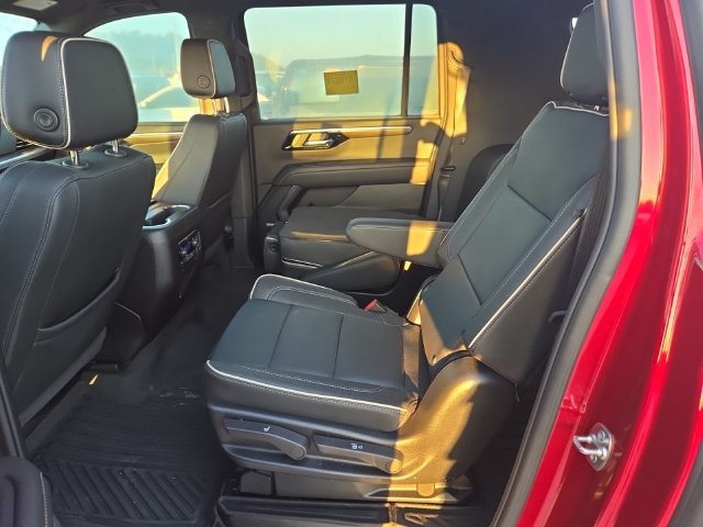 Used 2026 Chevrolet Suburban Premier AWD/4WD image 14