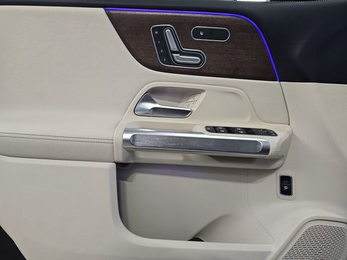 Certified 2022 Mercedes-Benz GLB 250 4MATIC w/ Premium Package Lite image 27