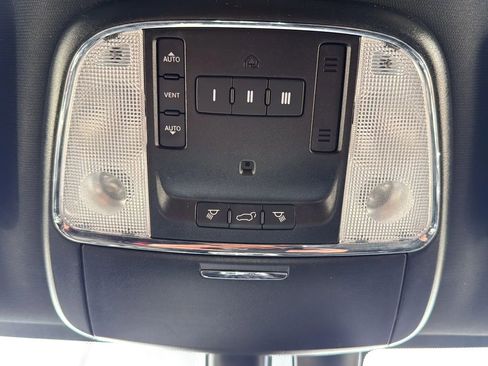 Used 2020 Jeep Grand Cherokee Limited AWD/4WD image 20
