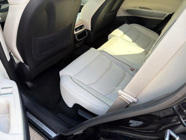 Used 2022 Genesis GV70 2.5T w/ Advanced Package AWD/4WD image 7