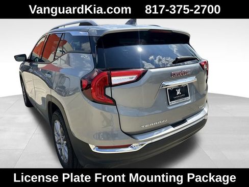 Used 2024 GMC Terrain SLT image 2