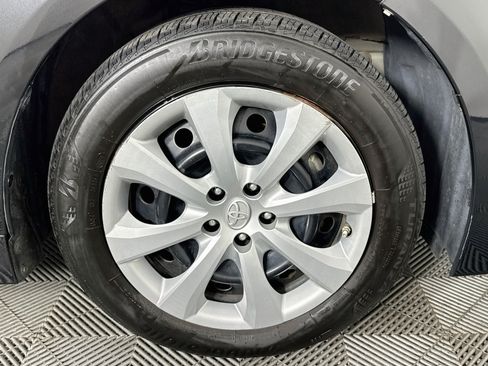 Used 2020 Toyota Corolla LE FWD image 29