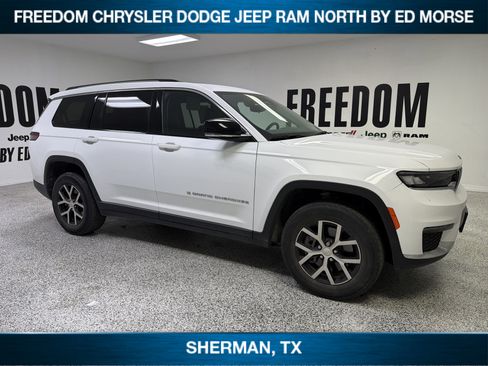 Used 2024 Jeep Grand Cherokee L Limited RWD image 3