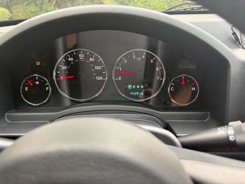 Used 2012 Jeep Liberty Sport RWD image 31