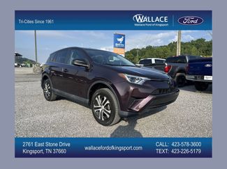 Used 2018 Toyota RAV4 LE FWD video 1