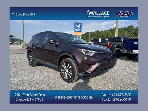Used 2018 Toyota RAV4 LE FWD image 1