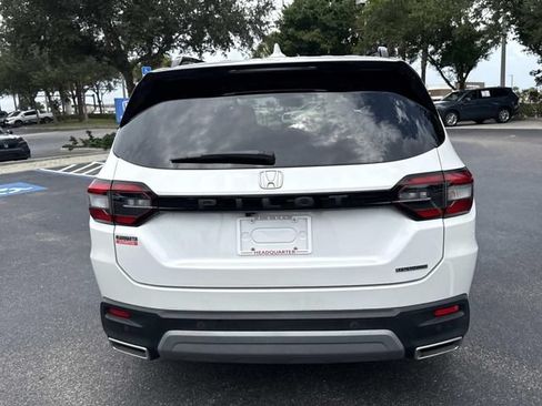 Certified 2023 Honda Pilot Touring image 5