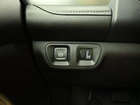 Used 2023 GMC Acadia SLE image 20