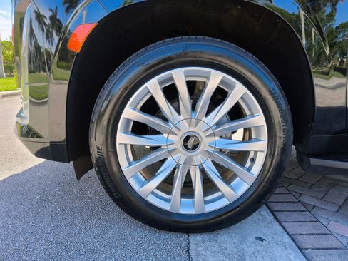 Used 2022 Cadillac Escalade ESV Luxury RWD image 49