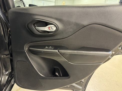 Used 2016 Jeep Cherokee Altitude w/ Cold Weather Group image 25