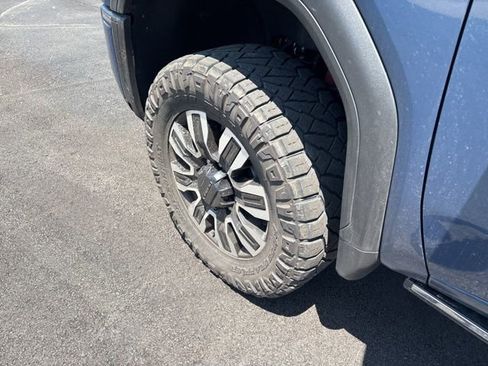 Used 2024 GMC Sierra 2500 Denali Ultimate AWD/4WD image 4