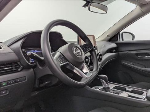 Used 2025 Nissan Sentra SV image 23