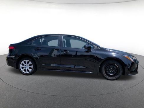Used 2025 Toyota Corolla LE FWD image 7