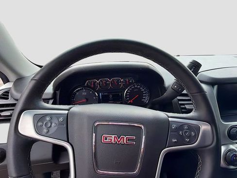 Used 2019 GMC Yukon SLE w/ SLE Value Package image 11