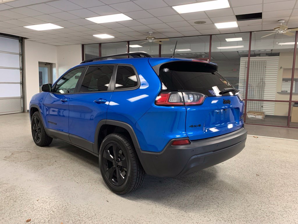 Used 2023 Jeep Cherokee Altitude Lux AWD/4WD image 3