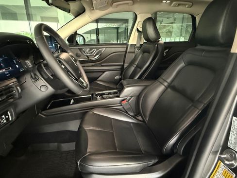 Used 2023 Lincoln Corsair FWD w/ Equipment Group 101A image 5