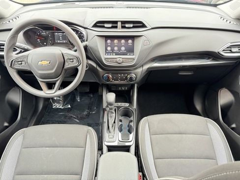 Certified 2022 Chevrolet TrailBlazer LT w/ LPO, Blackout Package image 8