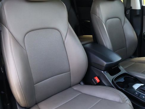 Used 2018 Hyundai Santa Fe Sport FWD image 17