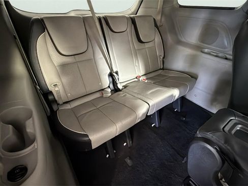 Used 2019 Kia Sedona SX image 37