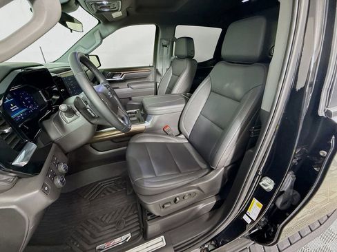 Used 2025 Chevrolet Silverado 1500 LT Trail Boss w/ LT Trail Boss Premium Package AWD/4WD image 22