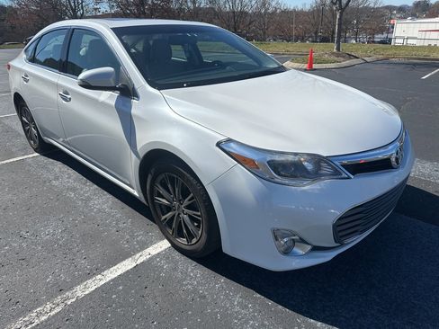 Used 2014 Toyota Avalon XLE Premium image 3