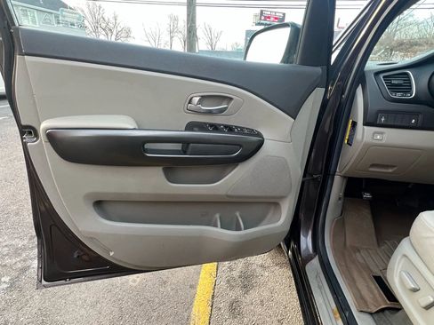 Used 2016 Kia Sedona LX w/ Option Group 020 image 21
