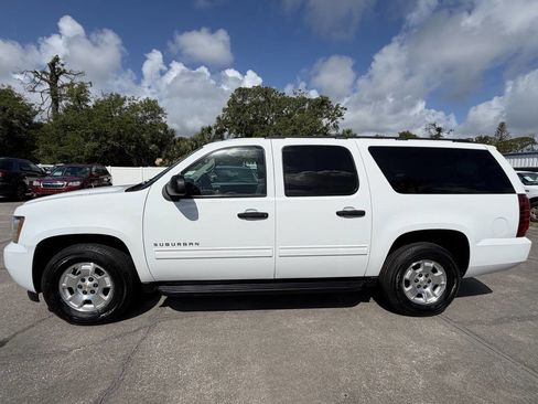 Used 2009 Chevrolet Suburban LS RWD image 5