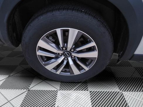 Used 2023 Nissan Pathfinder SL AWD/4WD image 38