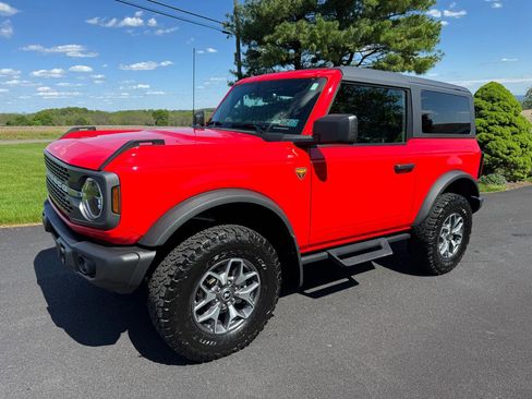 Used 2023 Ford Bronco Badlands AWD/4WD image 2
