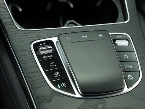 Used 2021 Mercedes-Benz GLC 300 image 23