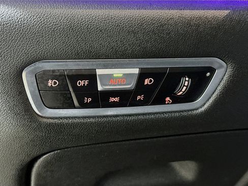 Used 2022 BMW X7 xDrive40i w/ Cold Weather Package AWD/4WD image 14