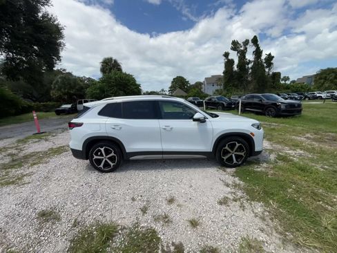 Used 2026 Volkswagen Tiguan SE FWD image 15