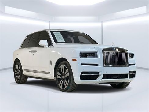 Used 2019 Rolls-Royce Cullinan image 3