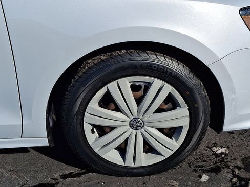 Used 2017 Volkswagen Jetta S image 8