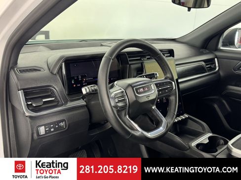 Used 2026 GMC Terrain Elevation image 13
