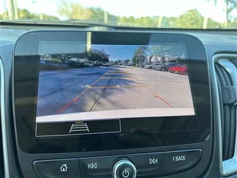 Used 2024 Chevrolet Malibu LT image 25