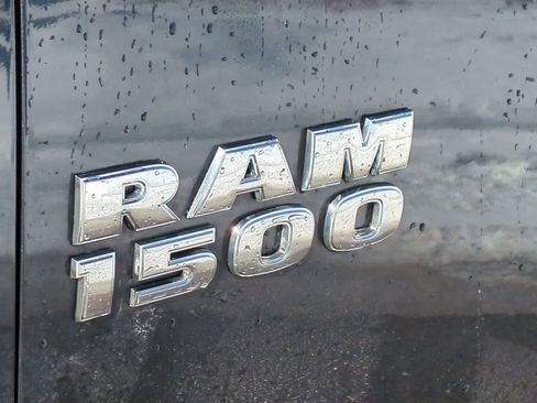 Used 2018 RAM 1500 ST w/ SXT Appearance Group image 13
