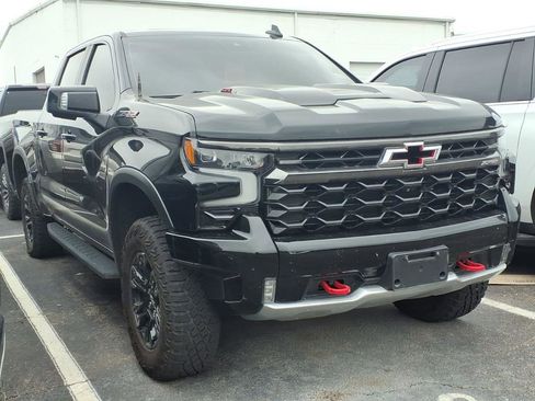 Used 2023 Chevrolet Silverado 1500 ZR2 w/ Technology Package AWD/4WD image 1