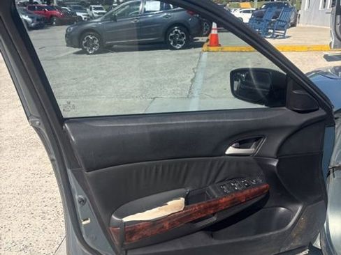 Used 2010 Honda Crosstour EX image 21