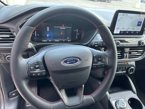 Used 2025 Ford Escape ST-Line Select AWD/4WD image 8